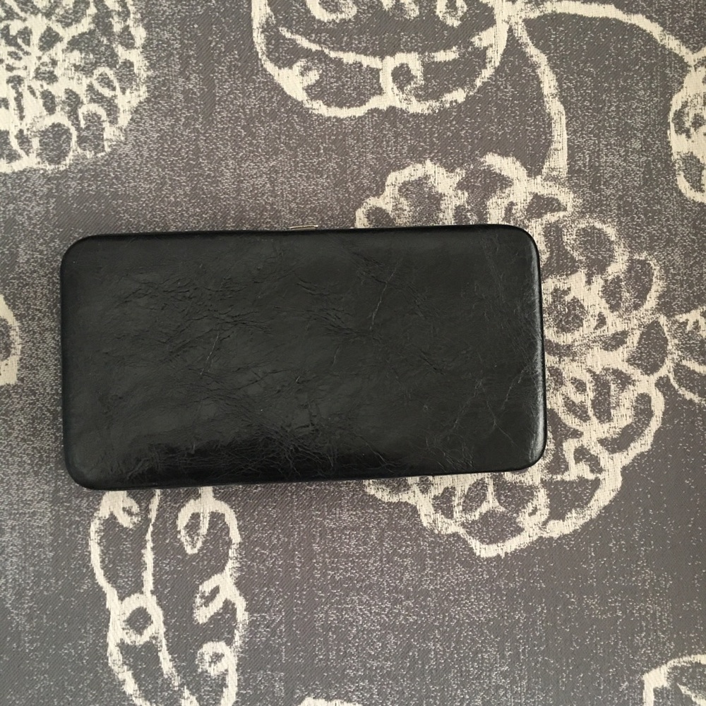 Hard-sided wallet